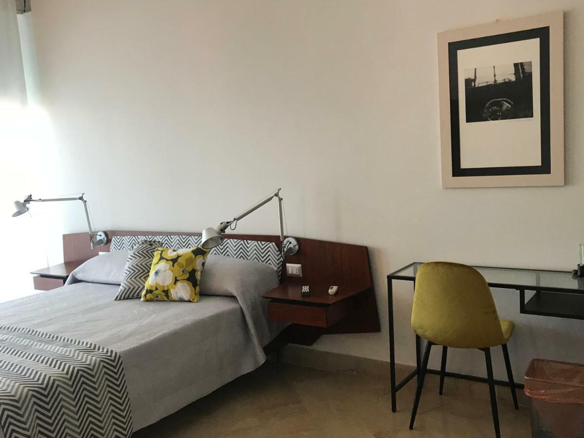 Questa Casa Non E'un Bed & Breakfast 3*